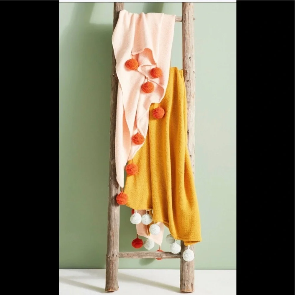 New Anthropologie Sonoran Pommed Throw blanket